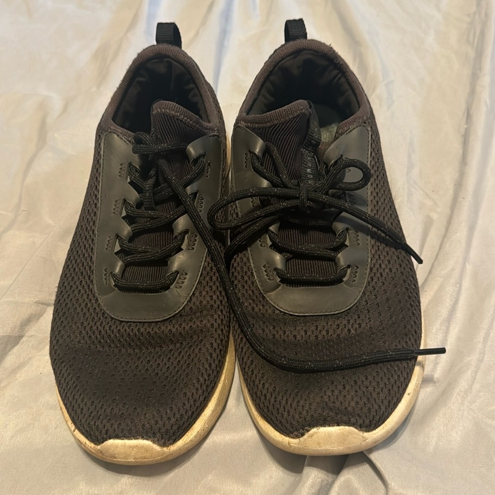 Under armor shoes